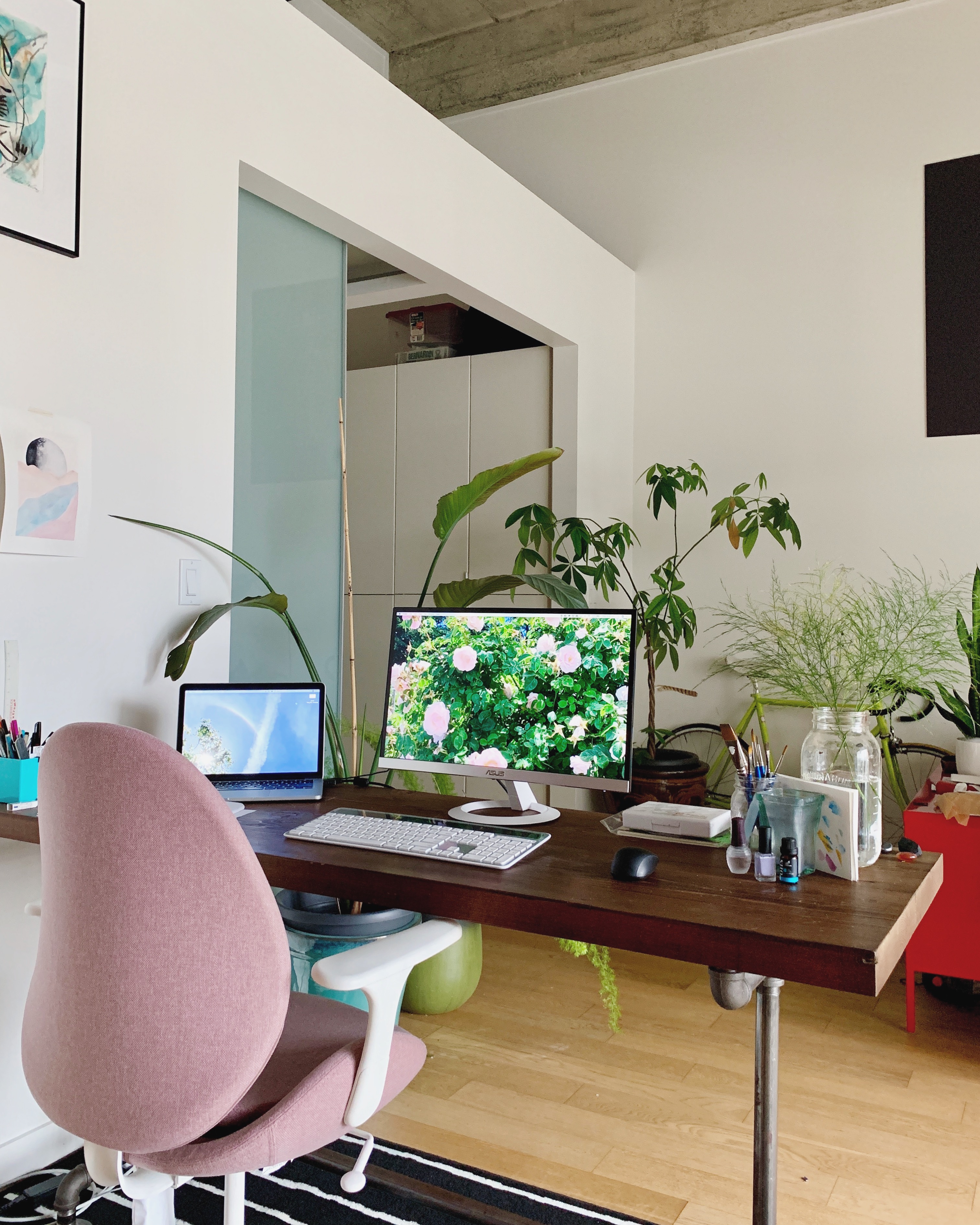 Remote Work Essentials: Setting Up Your Freelance Workspace - ZURBD